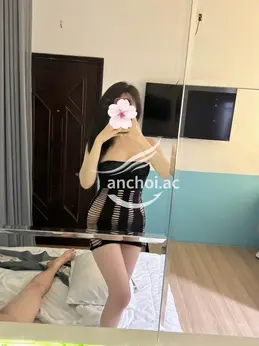 Uyên Thư activity photo 3