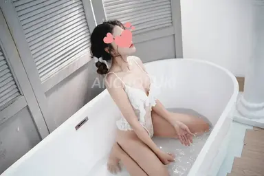Yến Nhi photo 1